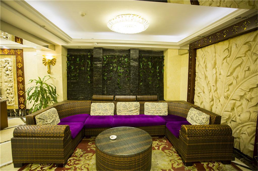 Harvest Seaview Hotel Санья Экстерьер фото