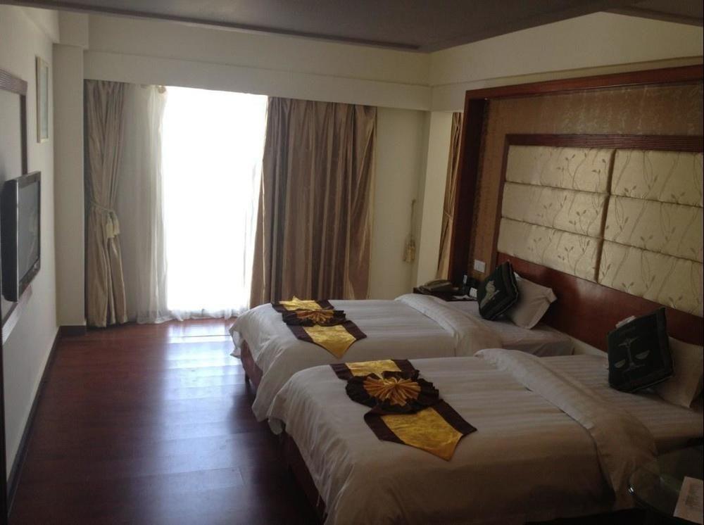 Harvest Seaview Hotel Санья Экстерьер фото