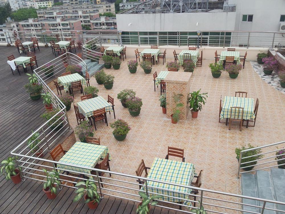 Harvest Seaview Hotel Санья Экстерьер фото