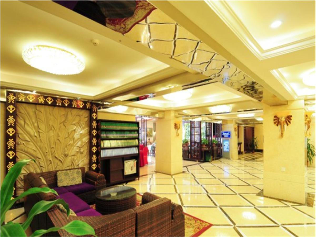 Harvest Seaview Hotel Санья Экстерьер фото