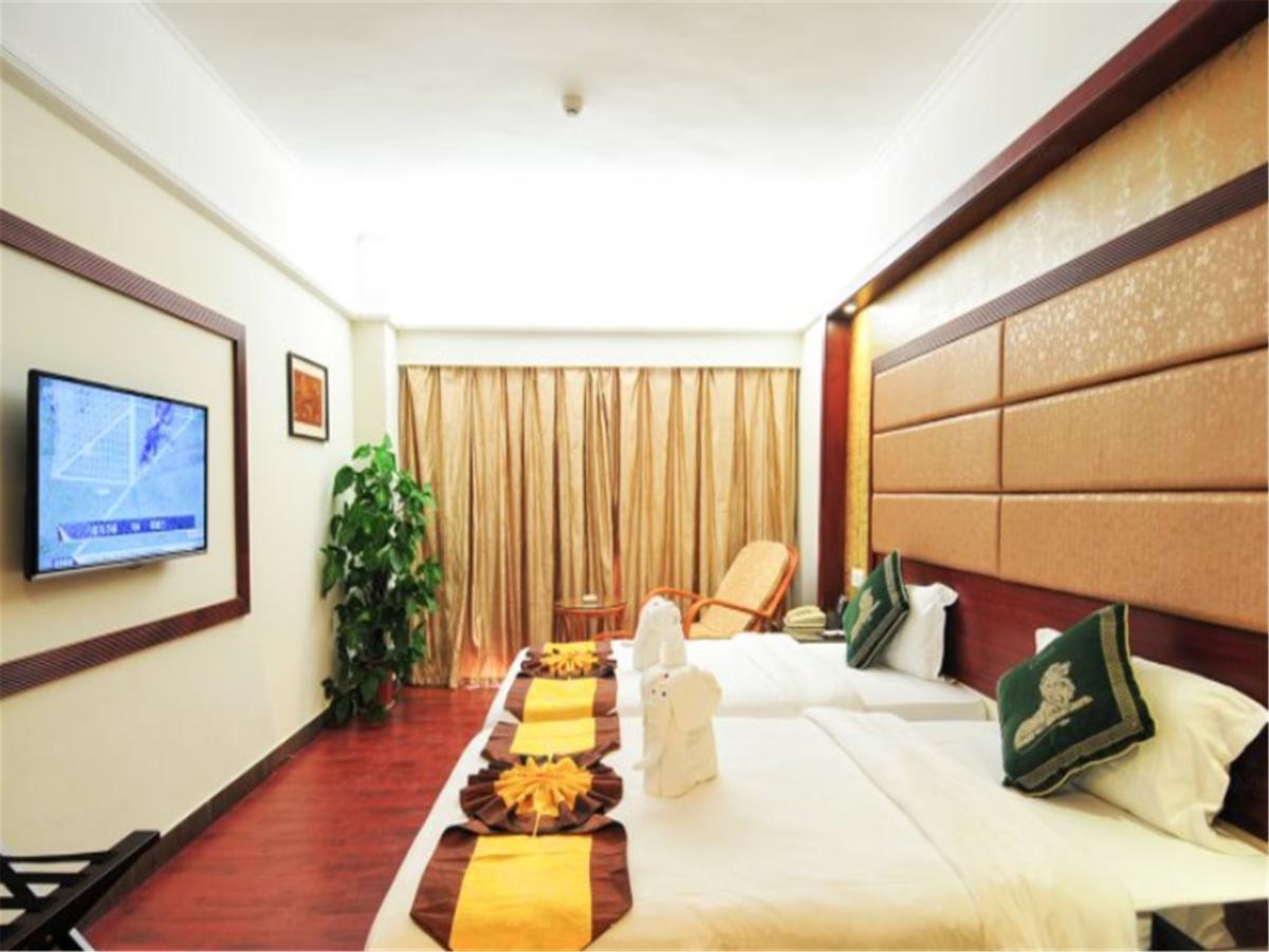 Harvest Seaview Hotel Санья Экстерьер фото