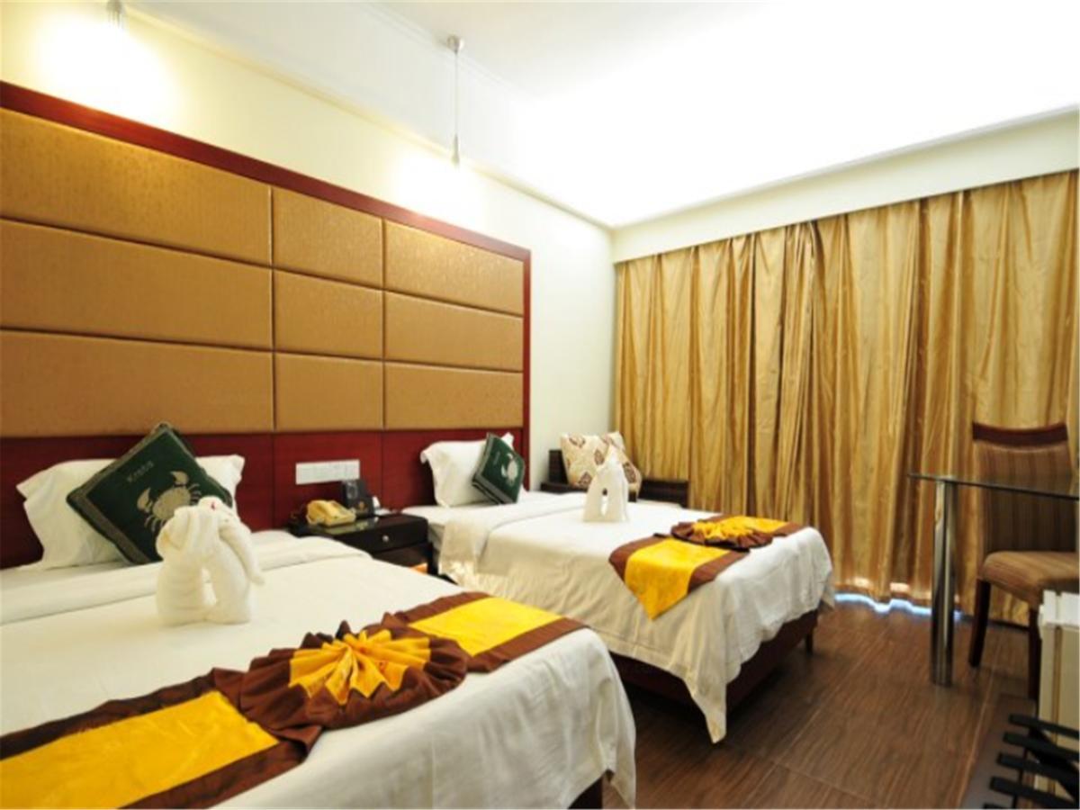 Harvest Seaview Hotel Санья Экстерьер фото
