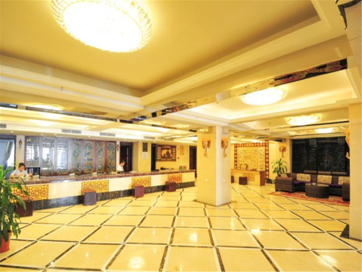 Harvest Seaview Hotel Санья Экстерьер фото