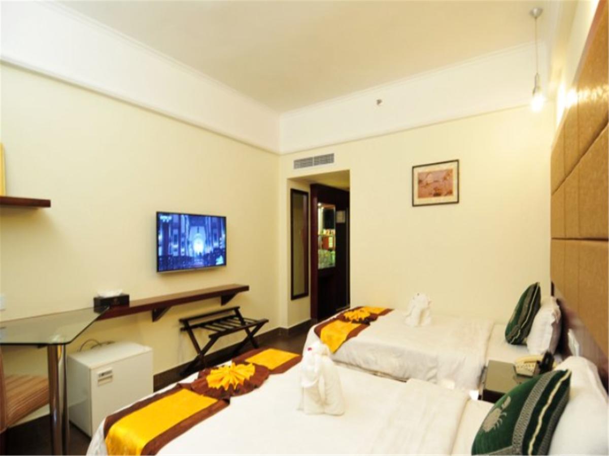 Harvest Seaview Hotel Санья Экстерьер фото