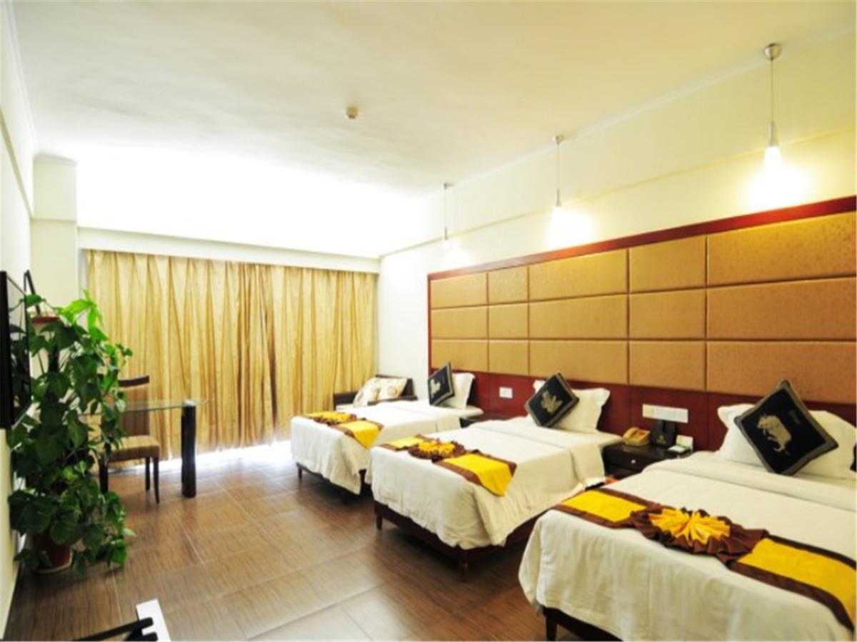 Harvest Seaview Hotel Санья Экстерьер фото
