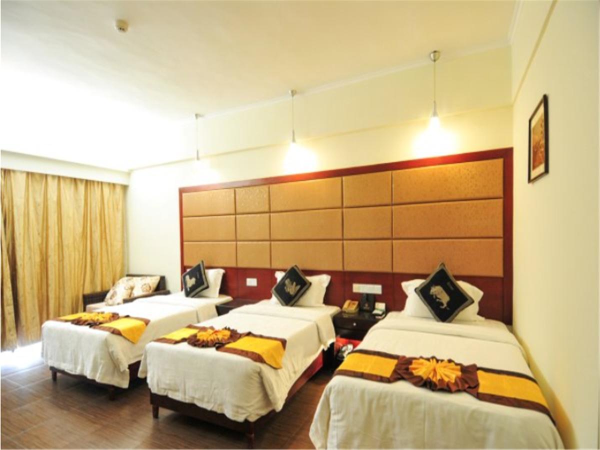 Harvest Seaview Hotel Санья Экстерьер фото