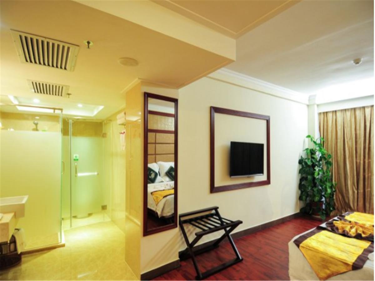 Harvest Seaview Hotel Санья Экстерьер фото